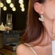 thumbnail image 4 of Luz Temperamento Moda Corazón Zircon Pendientes de Cristal Pequeño fresco Pendientes de Oro Temperamento desgaste Pendientes, 4 of 7