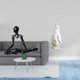 thumbnail image 2 of Figura de escritorio,Escultura abstracta de pensador para decoración de oficina y hogar.,Escultura de pingüino,Escultura de pingüino para decoración nórdica del hogar,Adorno de mesa con, 2 of 8