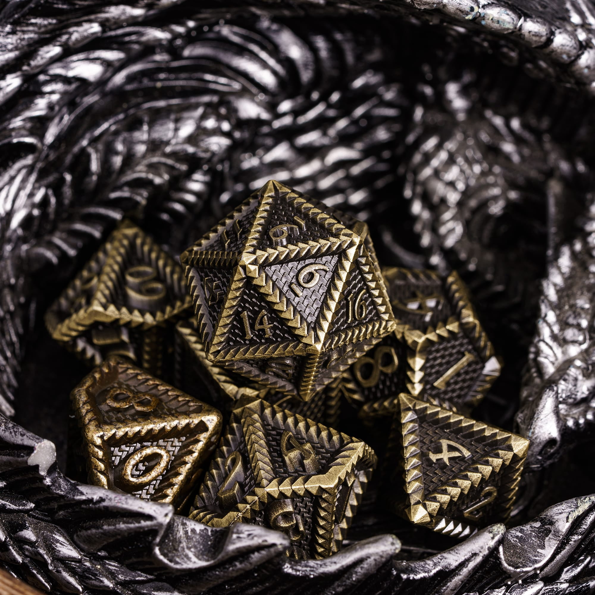 Cusdie Metal DND Dice Set, 7 die Metal Polyhedral D&D Dice Set Serrated Edge Dice for DND Dungeons and Dragons TTRPG Role Playing Games