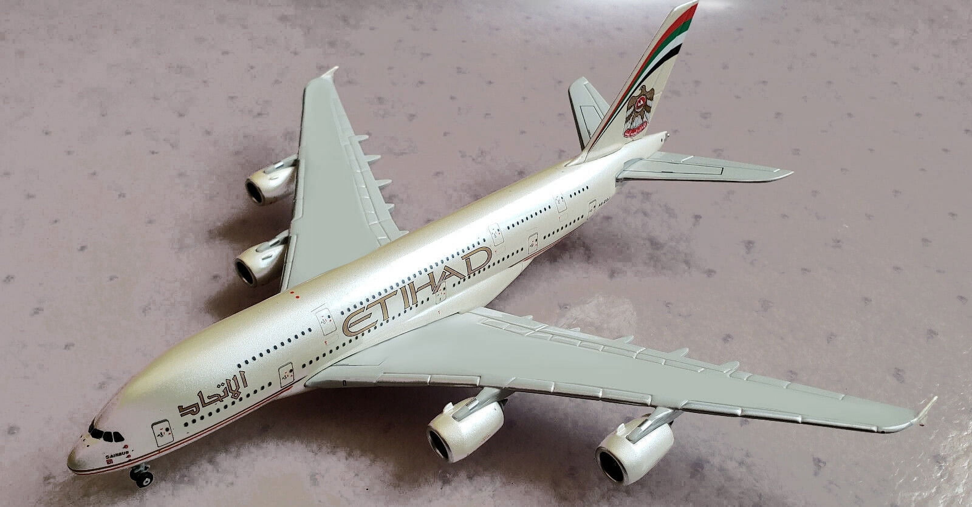 MOOKEENONE 1:400 A380 Airways Modèle d'avion en métal pour simulation d'aviation Etihad Maquette d'avion Kits pour collection et cadeau MOOKEENONE 1:400 A380 Airways Modèle d'avion en métal pour simulation d'aviation Etihad Maquette d'avion Kits pour collection et cadeau