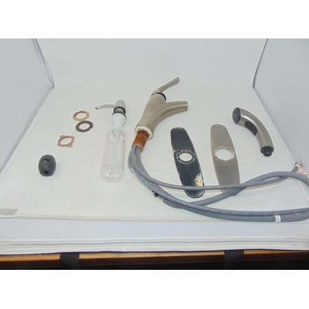 Giagni Abete Stainless Steel 1 Handle Deck Mount Pull Out Kitchen