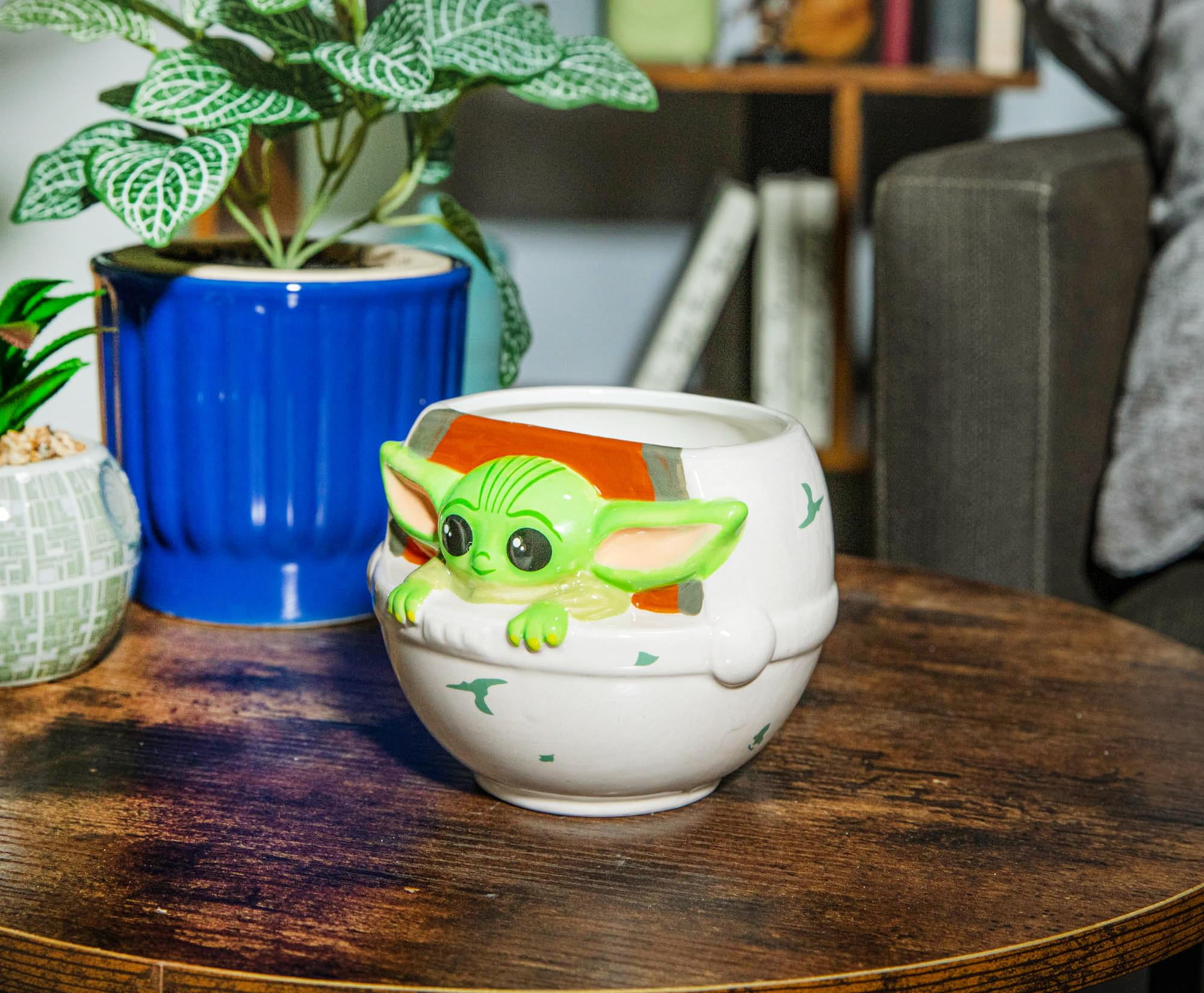 Zak Designs Star Wars: the Mandalorian 11.5 oz. Sculpted Ceramic Coffee Mug,  the Child (Baby Yoda) 