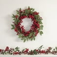 thumbnail image 1 of Northlight Guirlande de Noël Artificielle avec Baies Rouges et Feuilles - 5 Pieds x 3.25 Pouces - Non Éclairée, 1 of 4