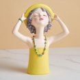 thumbnail image 2 of Escultura de niña de verano Estatua de estilo nórdico Decoración de boda de Un amarillo Zulema Escultura de niña de verano, 2 of 4