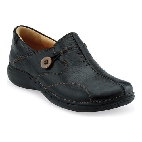 un loop black leather shoes