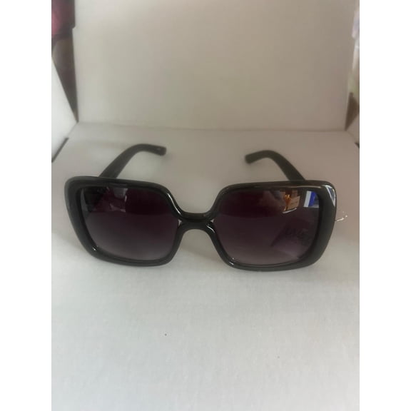 Women’s Large Black Square Tinted Lens Black Sunglasses UV 400 New (BONUS 1 FUN CHOPS)