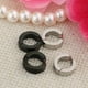 thumbnail image 1 of 2 Pares Clip de Acero Inoxidable Hugo Pendientes de aro Huggie, 1 of 10