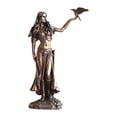 thumbnail image 1 of Estatua de la diosa celta Morrigan con escultura de resina de cuervo de 16 cm, 1 of 1