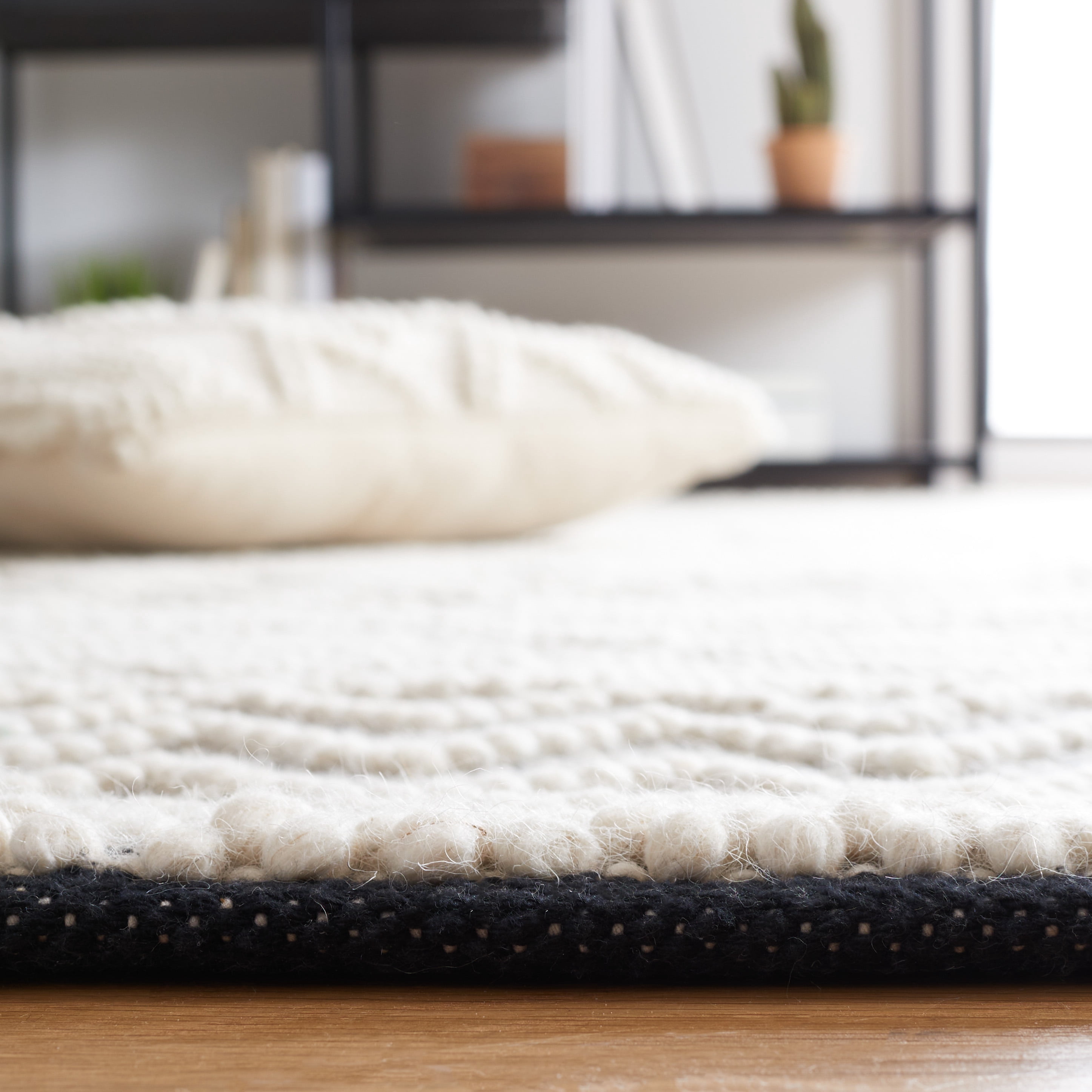 SAFAVIEH Natura Georgiana Diamond Area Rug, Black/Ivory, 5' x 8'