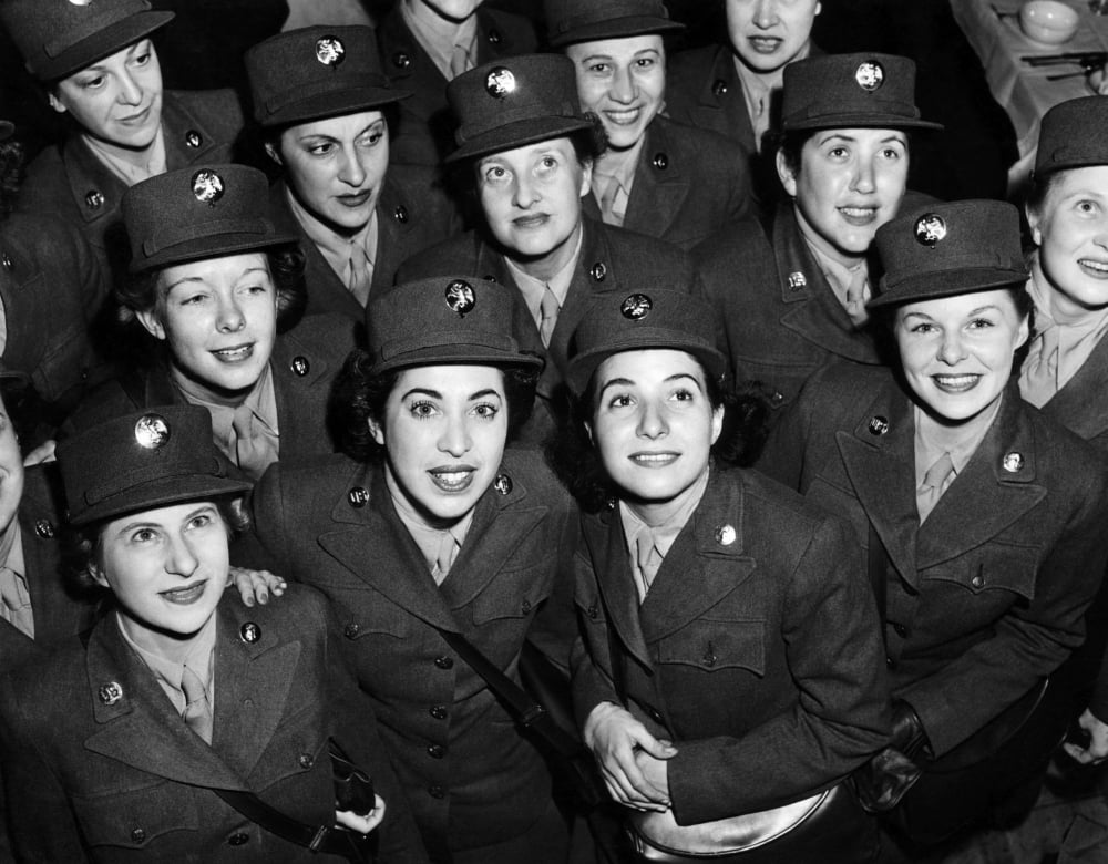 Hundreds Of Women From The Women'S Auxiliary Corps History (36 x 24