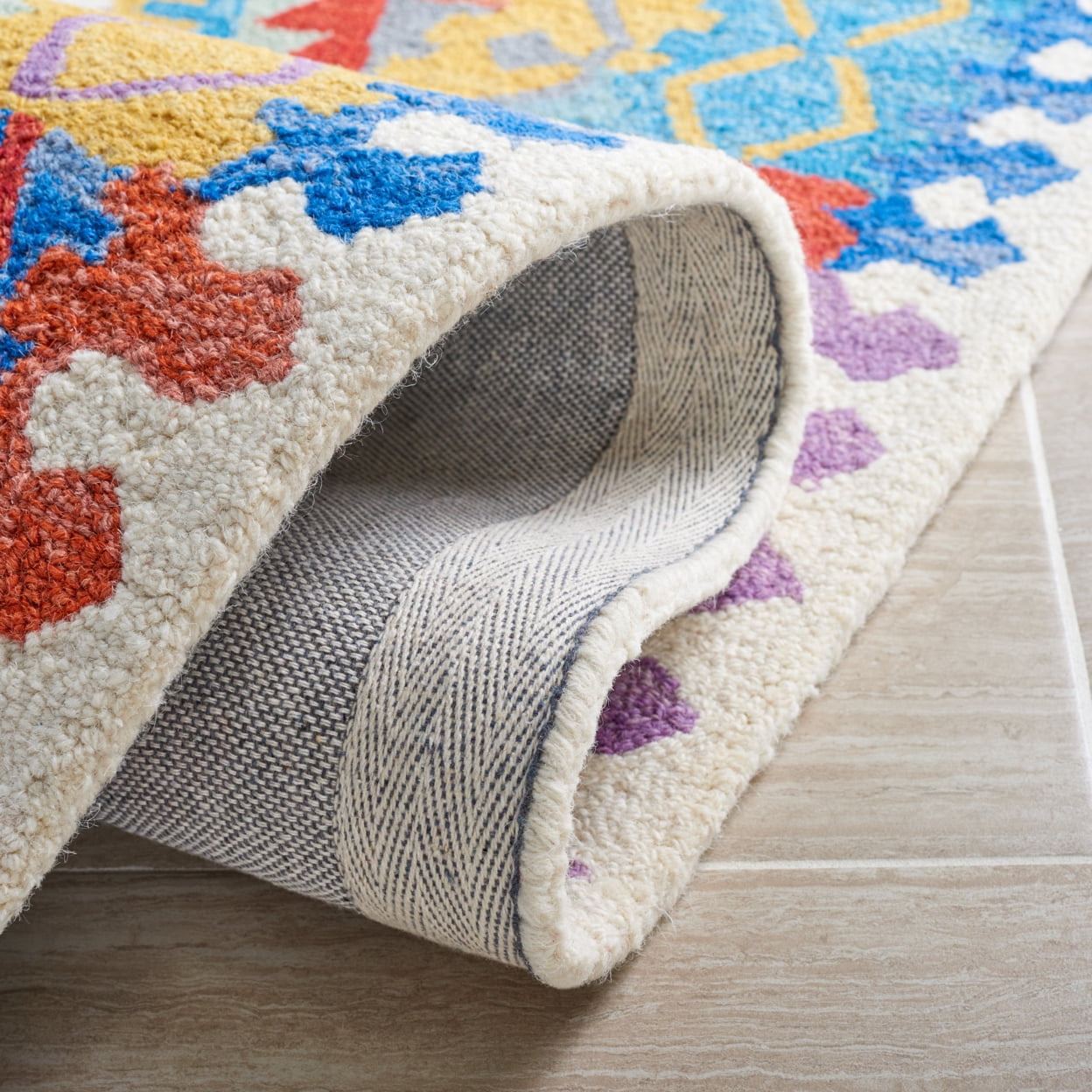 SAFAVIEH Aspen Andi Tribal Area Rug, Ivory/Red, 3' x 5'