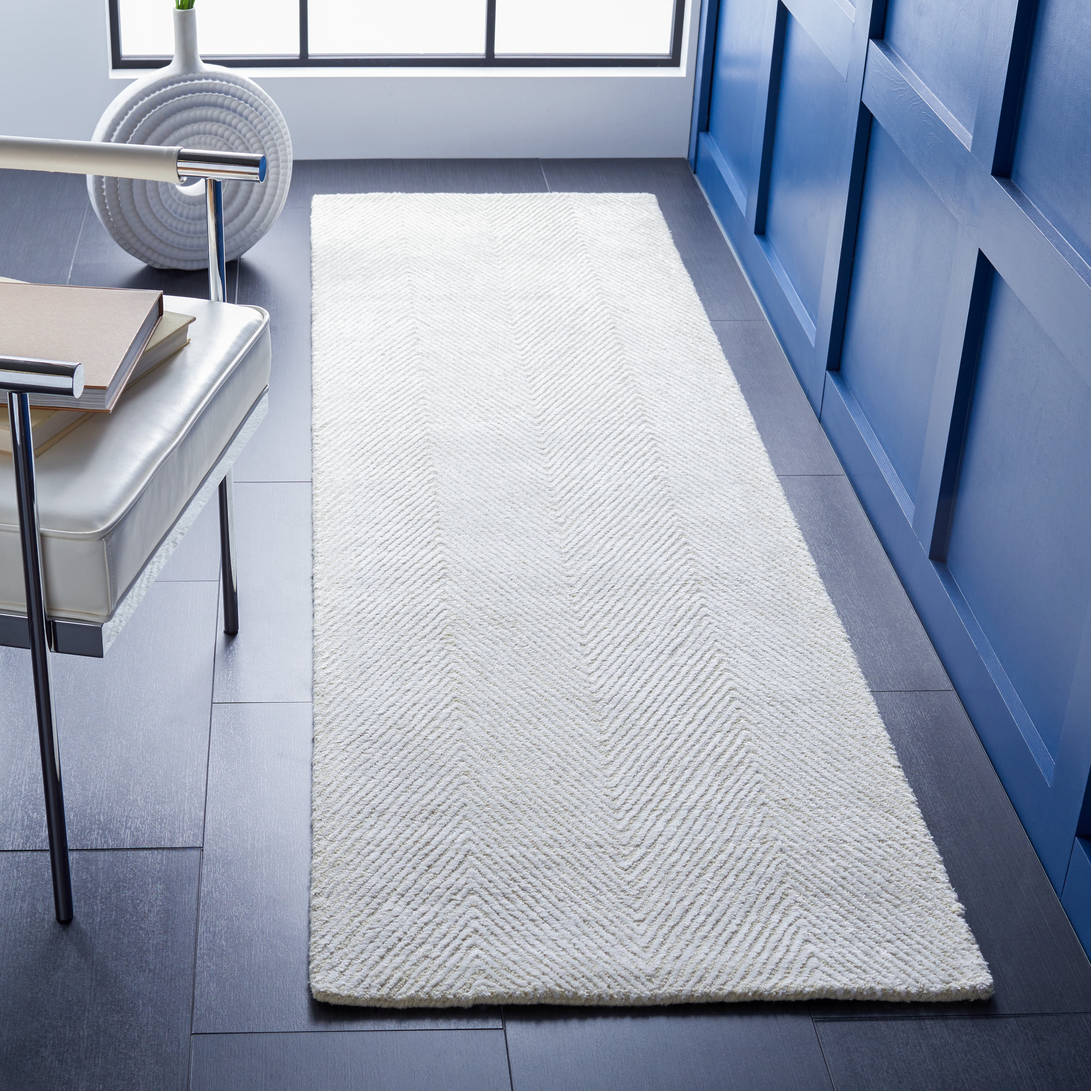 SAFAVIEH Soho Ryker Zig-Zag Runner Rug, Ivory/Beige, 2'3" x 12'
