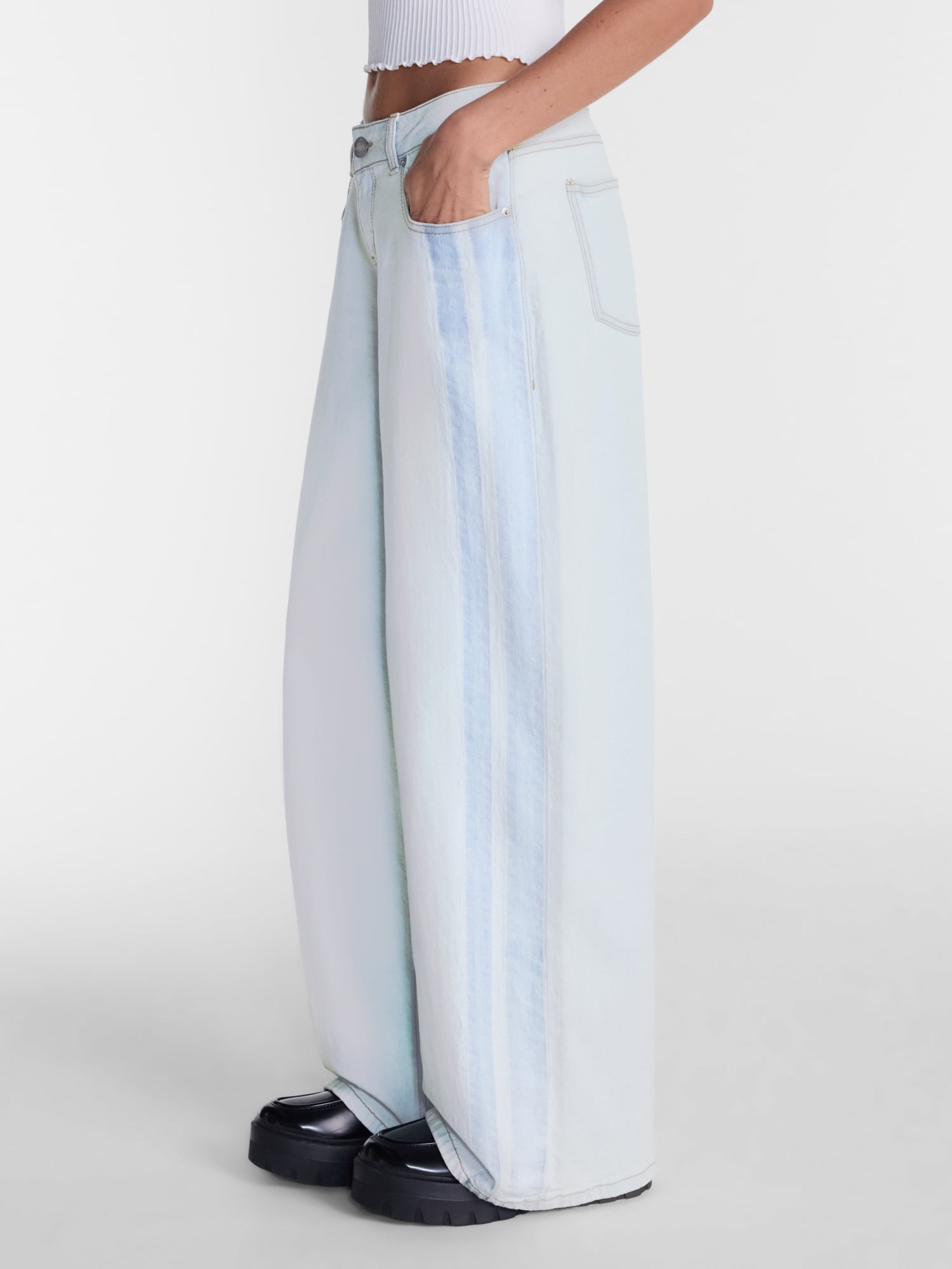 No Boundaries Ultra Baggy Jeans, 32.5'' Inseam, Women's and Women's Plus Sizes 00-4X