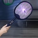 thumbnail image 3 of Matamoscas eléctrico de 3000 V y lámpara ultravioleta para mosquitos 3 en 1, trampa para insectos con USB, para cocinas y jardines de interior, 3 of 5
