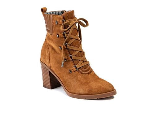 leather closed shoes