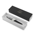thumbnail image 2 of Bolígrafo Parker Jotter Bond Street con borde negro cromado, 2 of 8