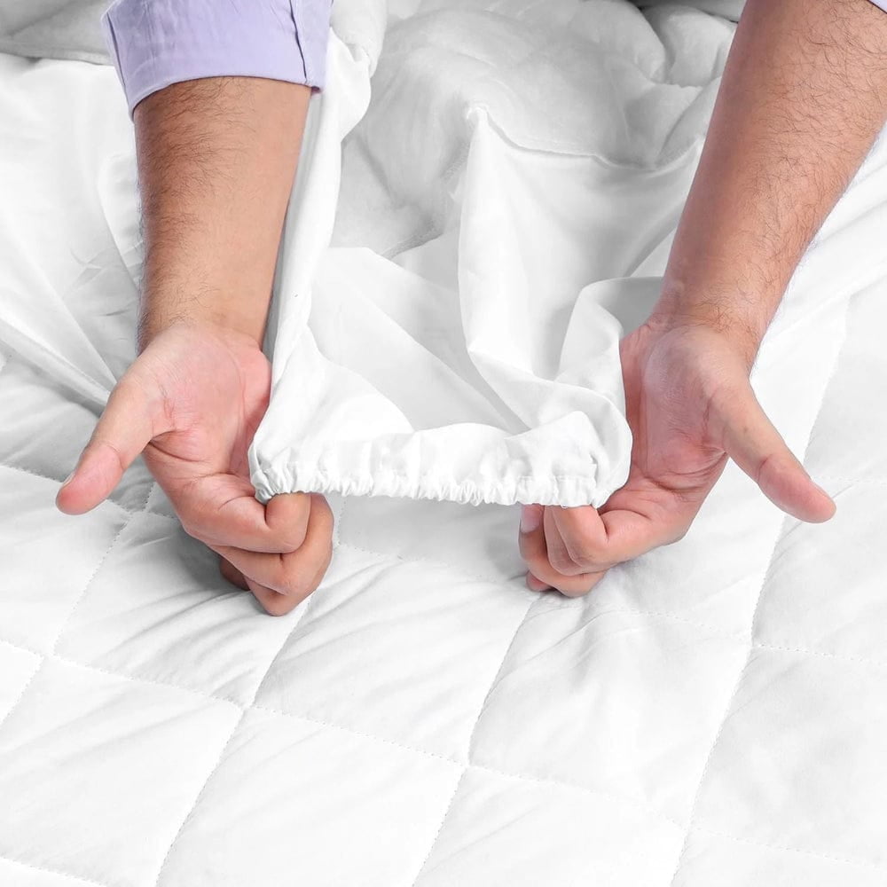 100% Waterproof Quilted King Mattress Protector Mattress Pad Cover Size (76in x 80in) Stretches Up To 16in Deep - Soft and Fluffy - Machine Washable Mattress cover - White King