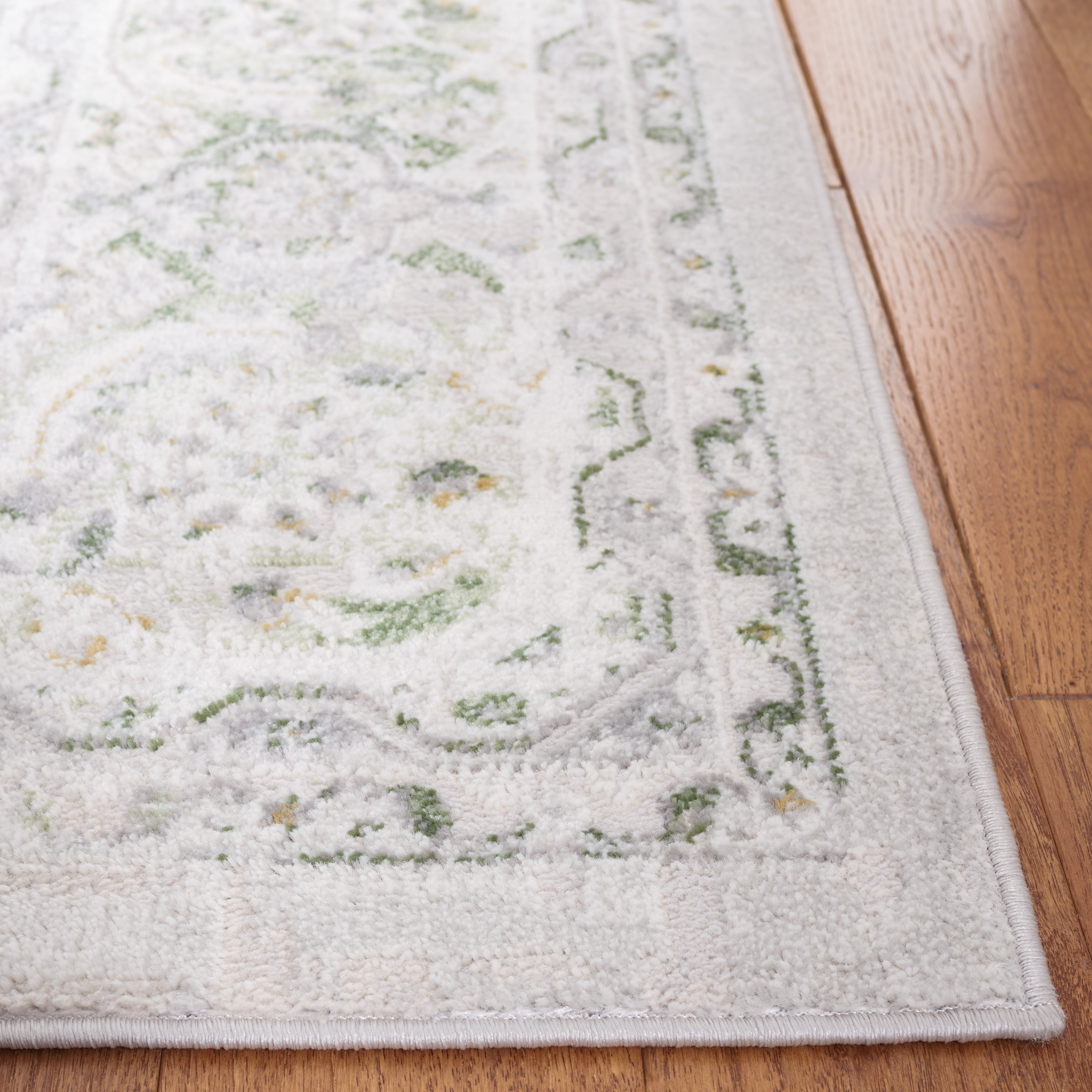 SAFAVIEH Palma Amanda Oriental Area Rug, Beige/Green, 5'5" x 7'7"