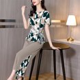 thumbnail image 1 of Ropa de día Ropa de verano Conjunto de dos piezas Mujeres de mediana edad y mayores Camisa pequeña de verano Traje de esposa noble y amplia de estilo occidental, 1 of 5
