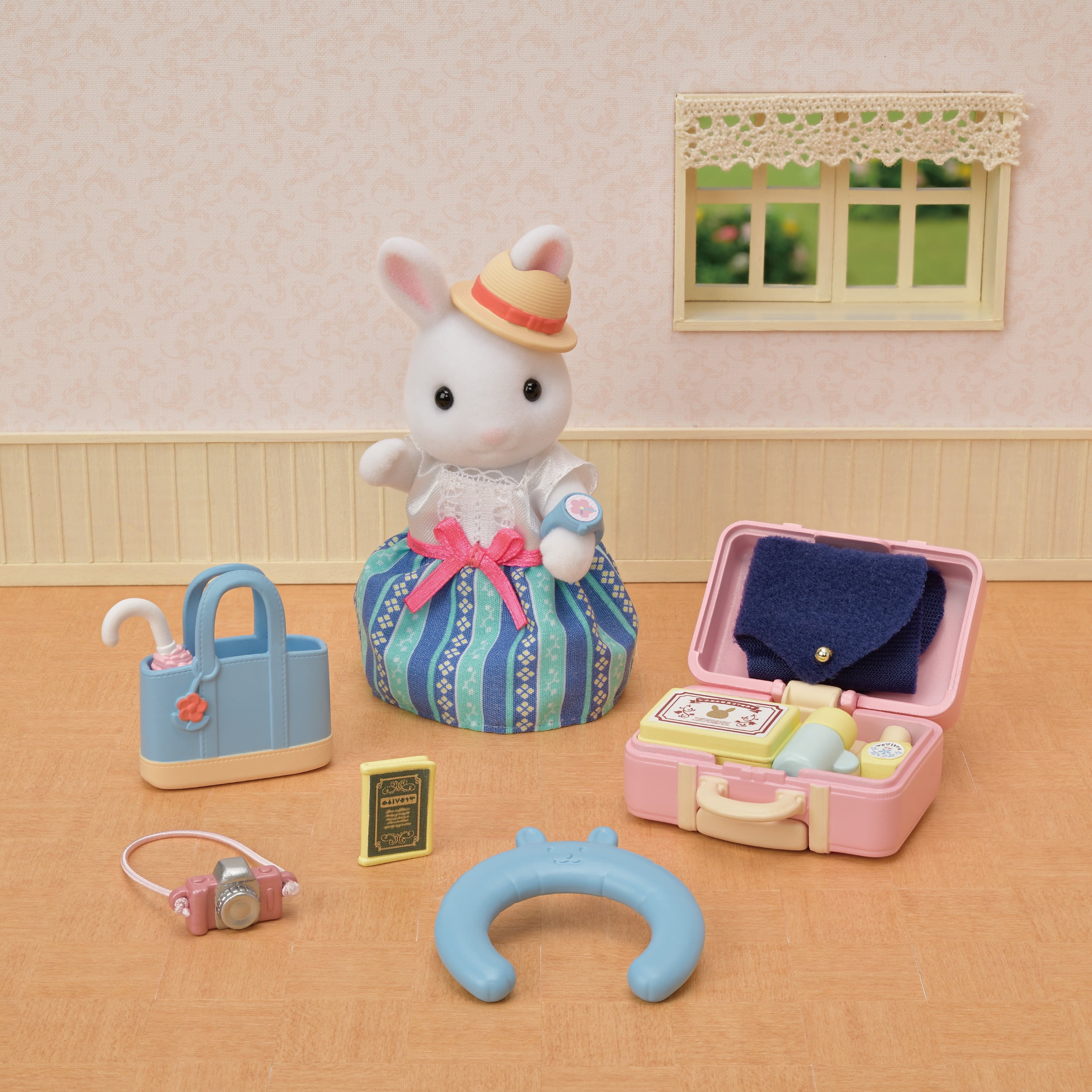 Calico Critters Snow Rabbit Mother's Weekend Travel Set, Dollhouse Playset with Figure and Accessories