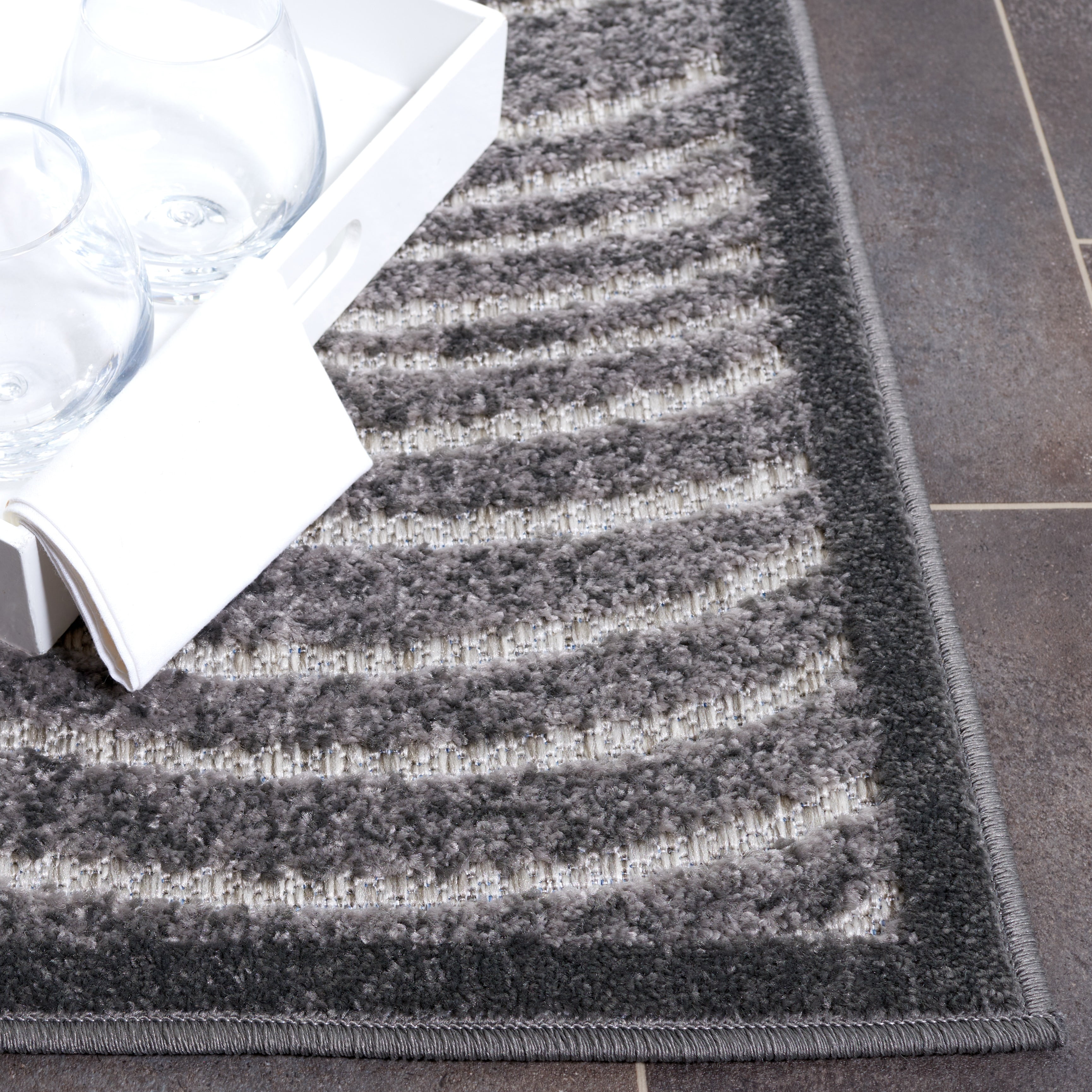 SAFAVIEH Cottage Tayler Geometric Indoor/Outdoor Runner Rug, Grey, 2'3" x 8'