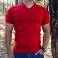thumbnail image 3 of Playera Lisa Cuello V Para Hombre, 3 of 3
