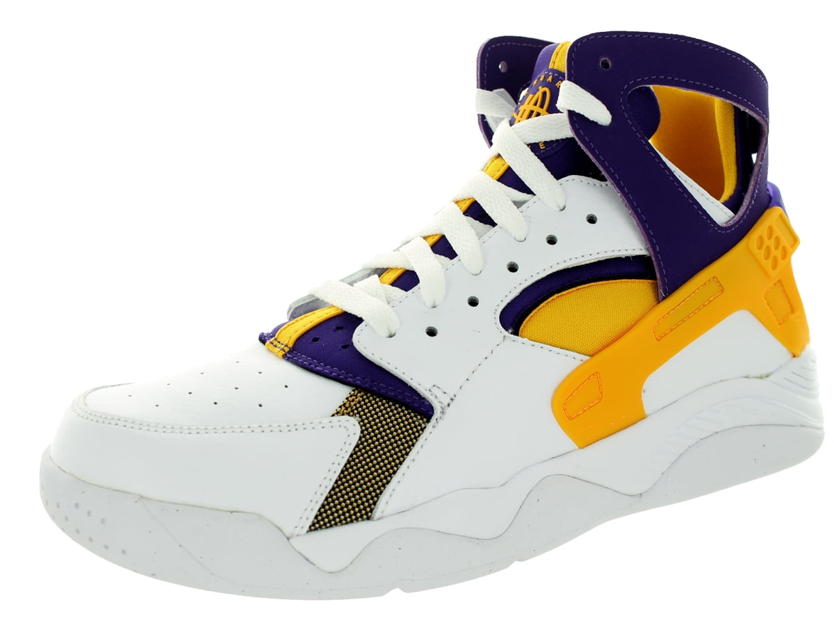 playing basketball in huaraches
