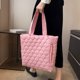 thumbnail image 2 of Bolso de mano acolchado para mujer Bolso acolchado Bolso acolchado Bolso de mano acolchado ligero Bolso de hombro acolchado, 2 of 6