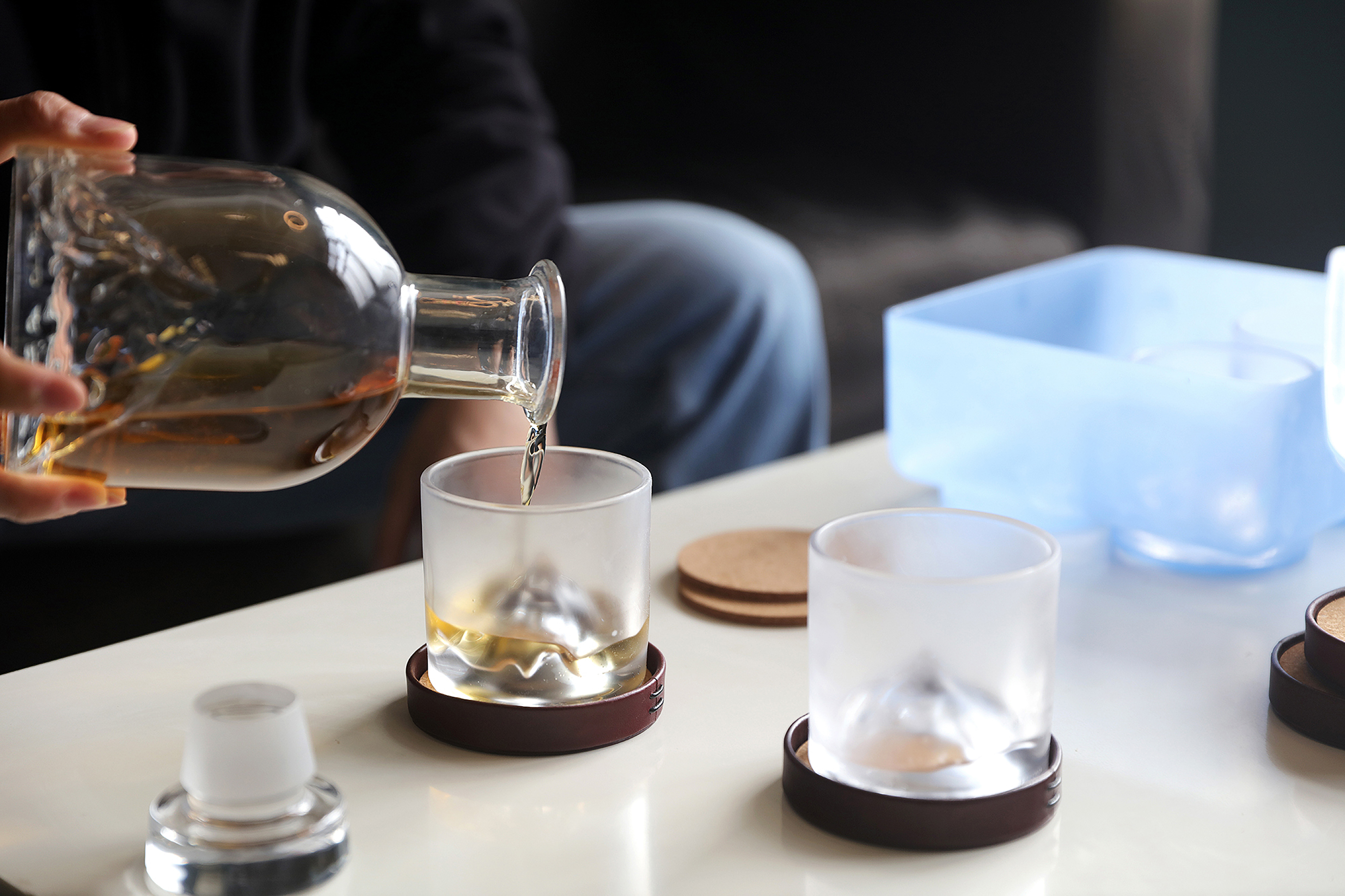 LIITON The Peaks Crystal Whiskey Decanter Set with Glasses