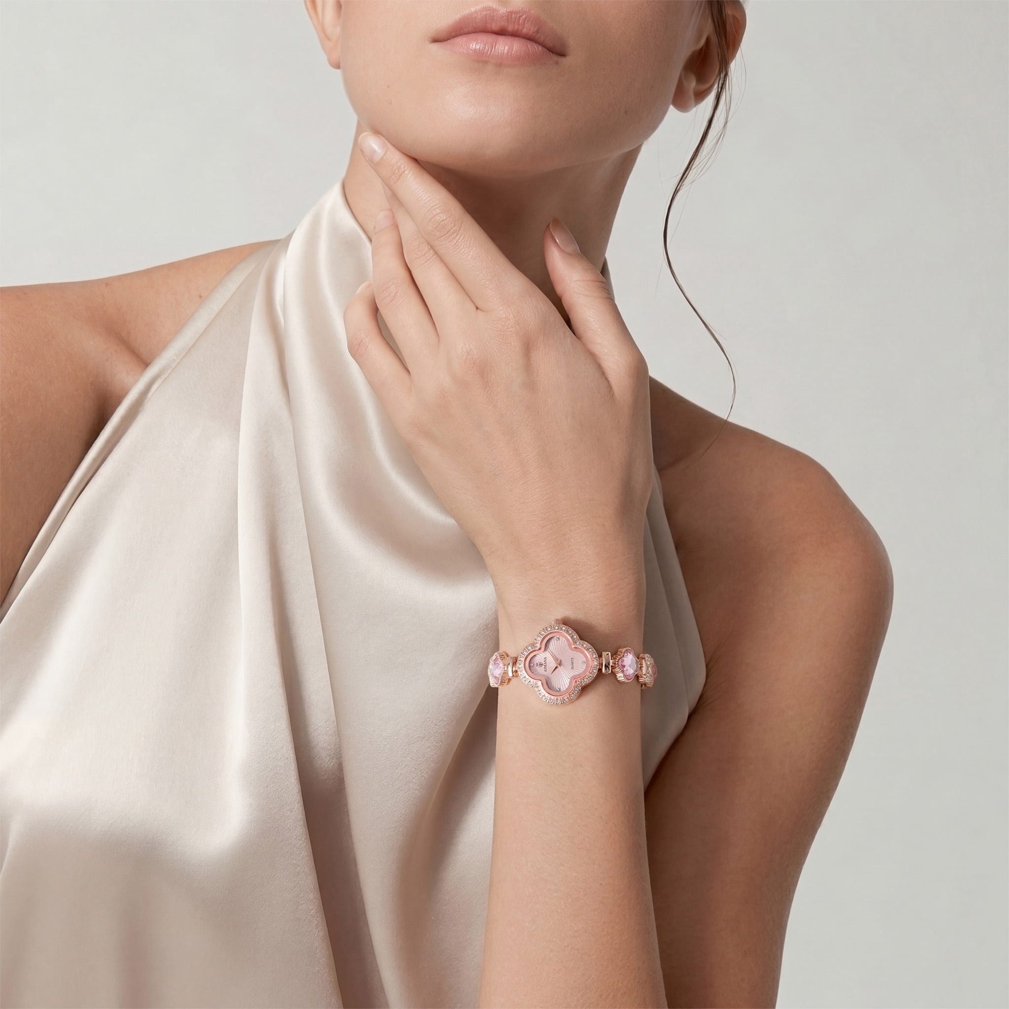 Gold Watches for Women, Rose Gold Tone Bracelet Watch for Ladies Jewelry, Vintage Leaf Clover Shaped Dial, Small Analog Quartz, Adjustment Tool Included