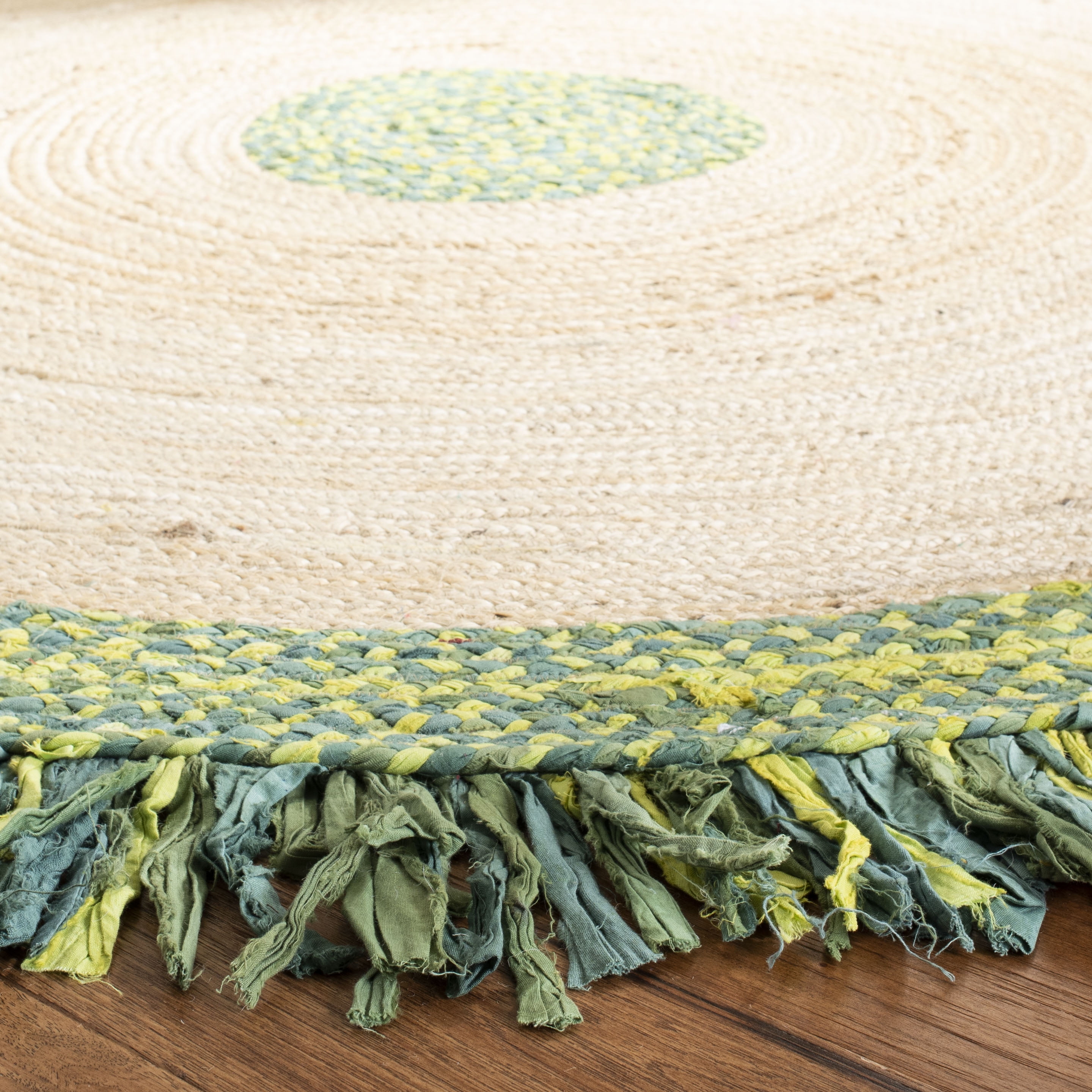 SAFAVIEH Cape Cod Rosalynne Striped Area Rug, Green/Natural, 4' x 4' Round