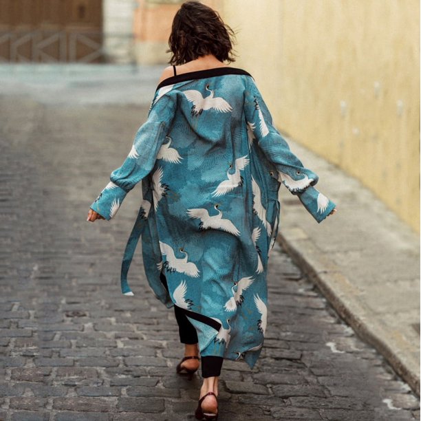 Blusa de playa con estampado de grullas de rayón, cárdigan tipo bikini para vacaciones, camisa de protección solar