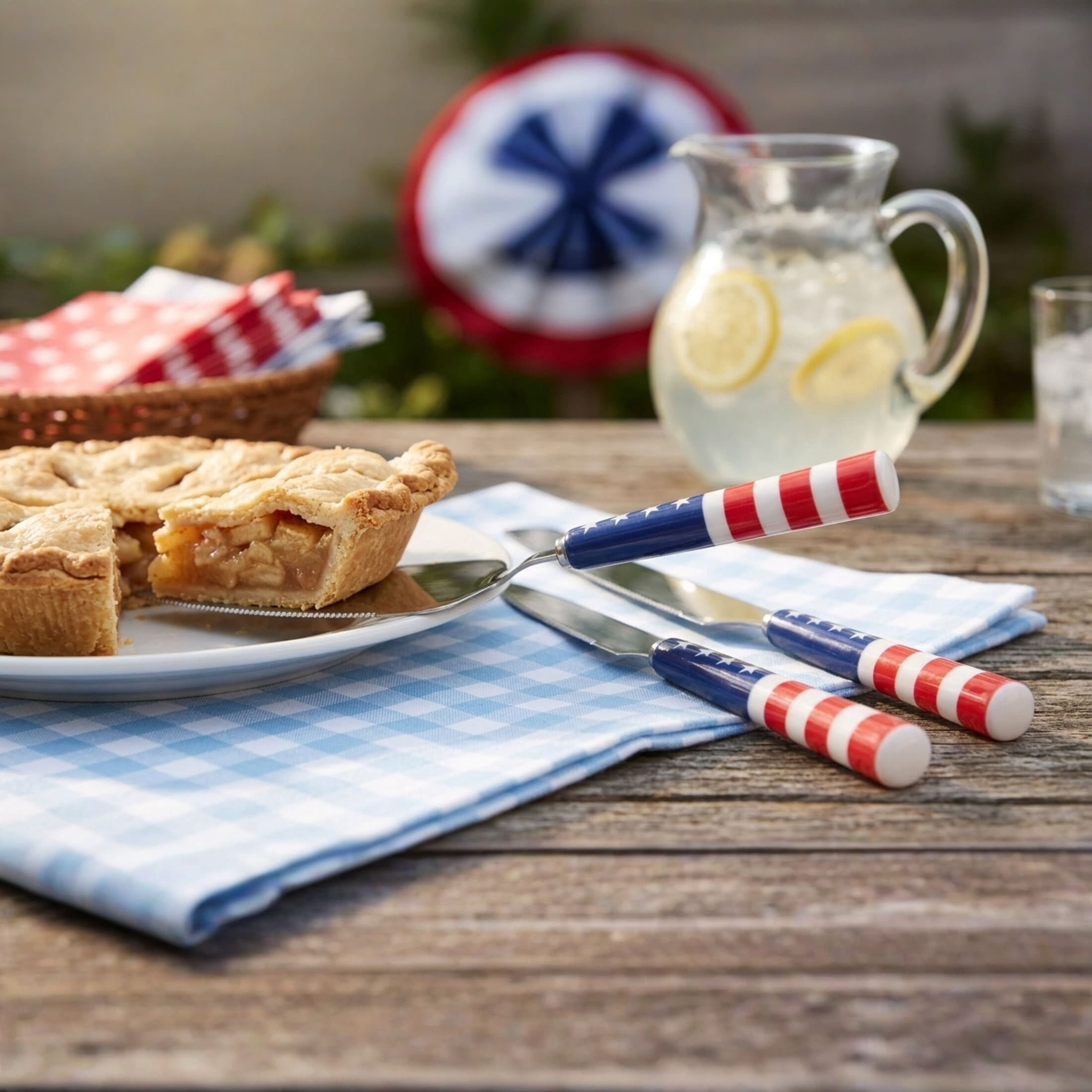 International Silver Stars and Stripes Ceramic Handle Cake Serving Set