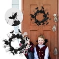 thumbnail image 1 of Murciélagos de imitación de Halloween, guirnalda de ramas muertas, guirnalda decorativa negra de hojas simuladas, accesorio para colgar en la puerta, decoración para puerta de entrada, corona de Hallo, 1 of 8