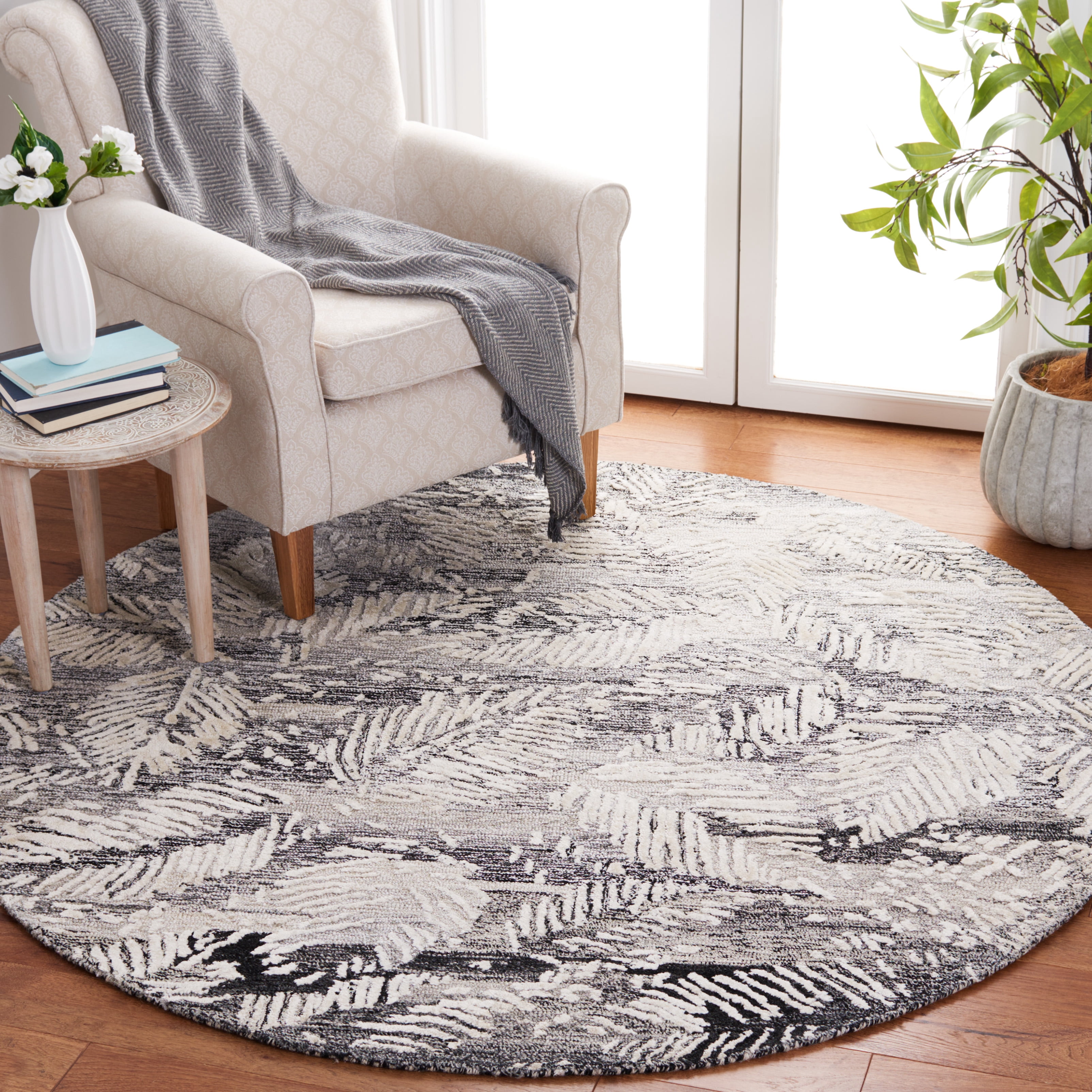 SAFAVIEH Glamour Nina Botanical Area Rug, Black/Ivory, 6' x 6' Round