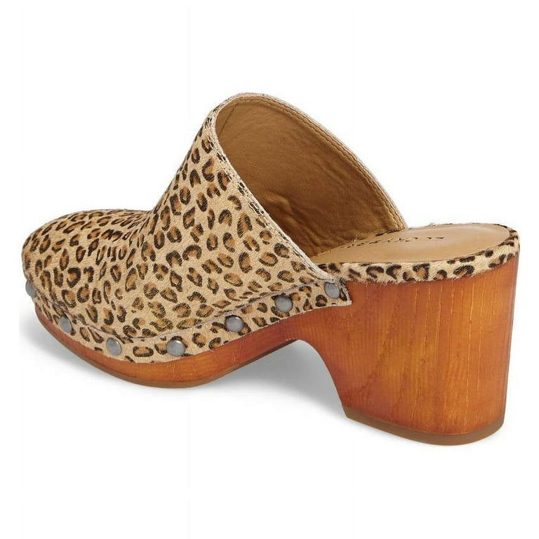 Lucky store brand clog