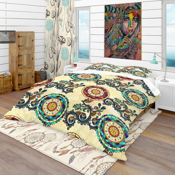 Designart 'Floral Paisley Ethnic Background' Bohemian & Eclectic Duvet Cover Set