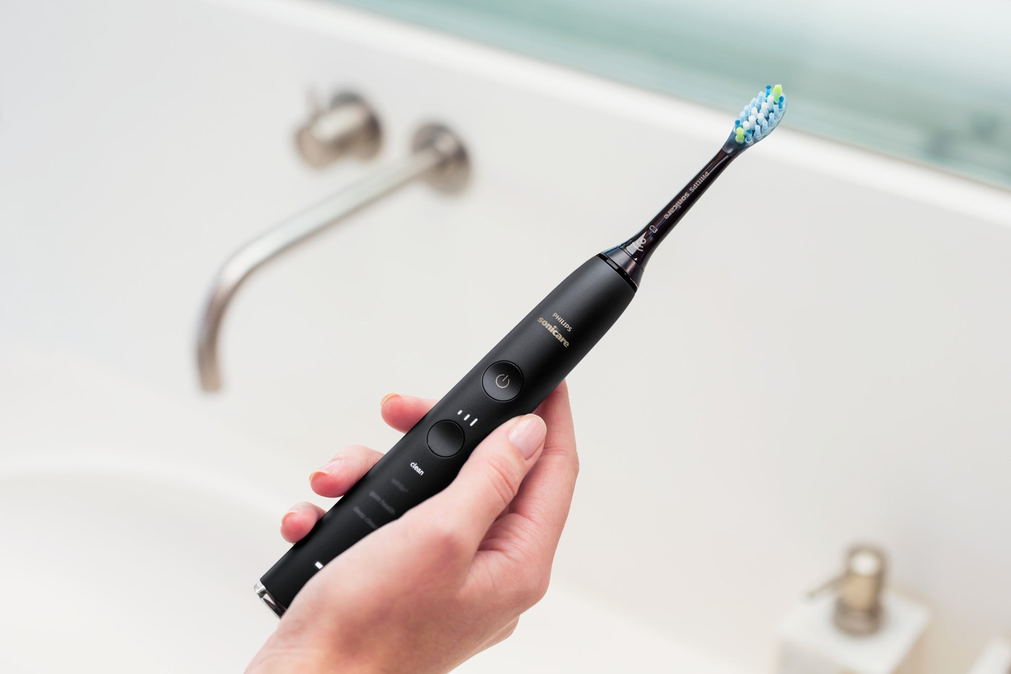 Okkernoot vonk Goedaardig Philips Sonicare Diamondclean Smart Electric, Rechargeable Toothbrush For  Complete Oral Care – 9300 Series, Black, HX9903/11 - Walmart.com
