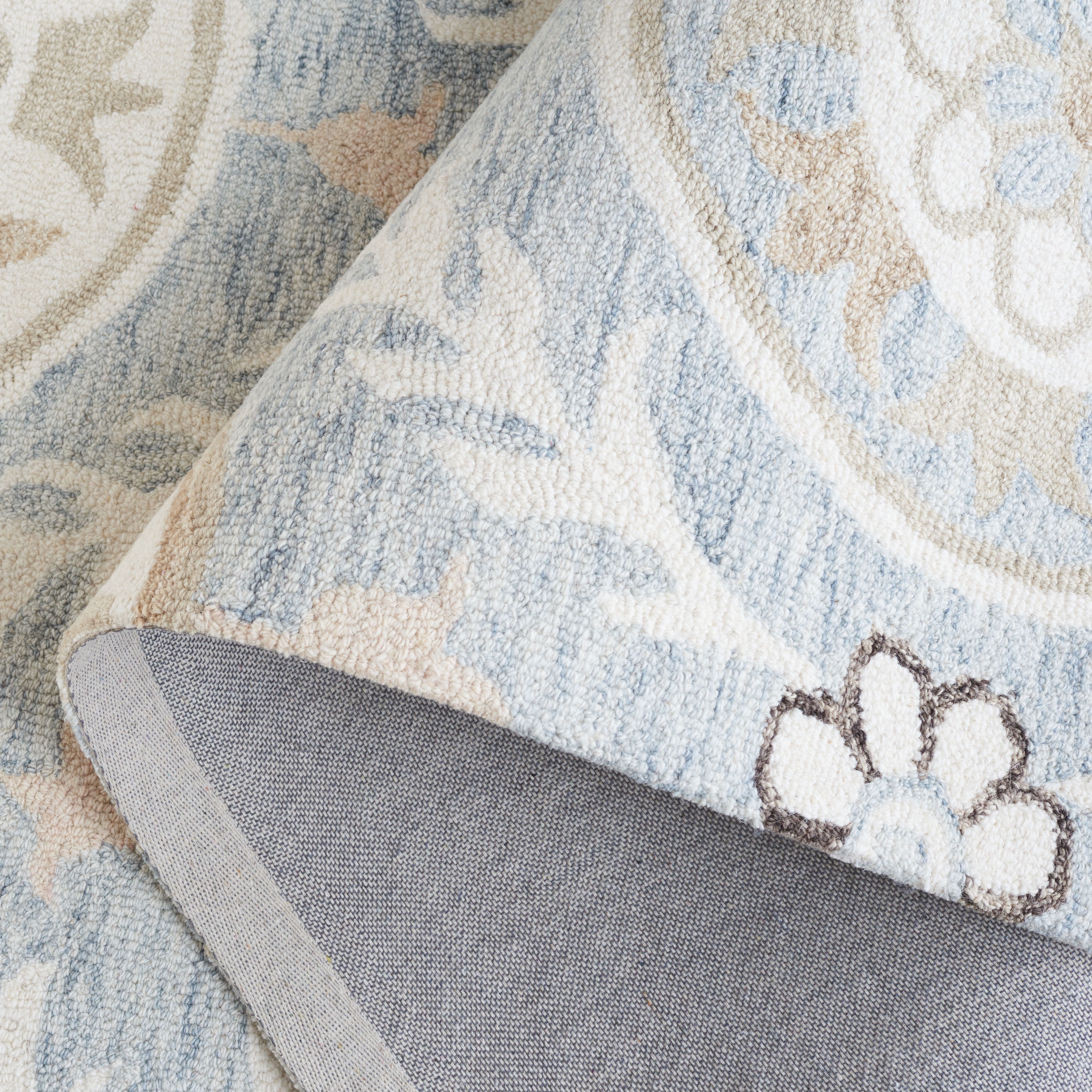 SAFAVIEH Jardin Willoughby Floral Runner Rug, Light Gray/Ivory, 2'3" x 8'