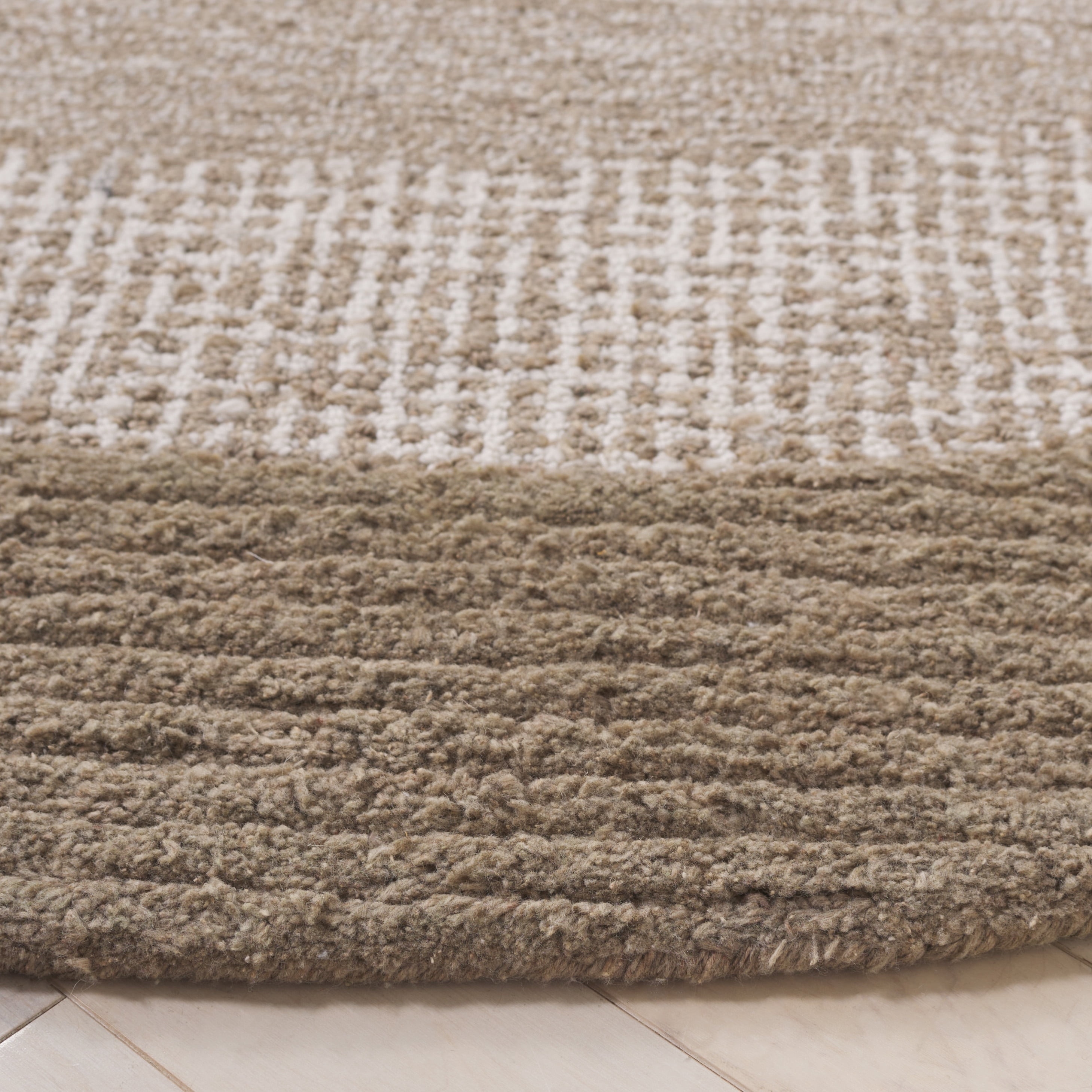SAFAVIEH Renewal Gale Bordered Area Rug, Brown/Ivory, 6' x 6' Round