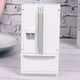 thumbnail image 2 of 1: 12 Mini modelo de refrigerador de simulación de doble cubierta de madera de abedul para puerta, blanco con adornos plateados, 2 of 9