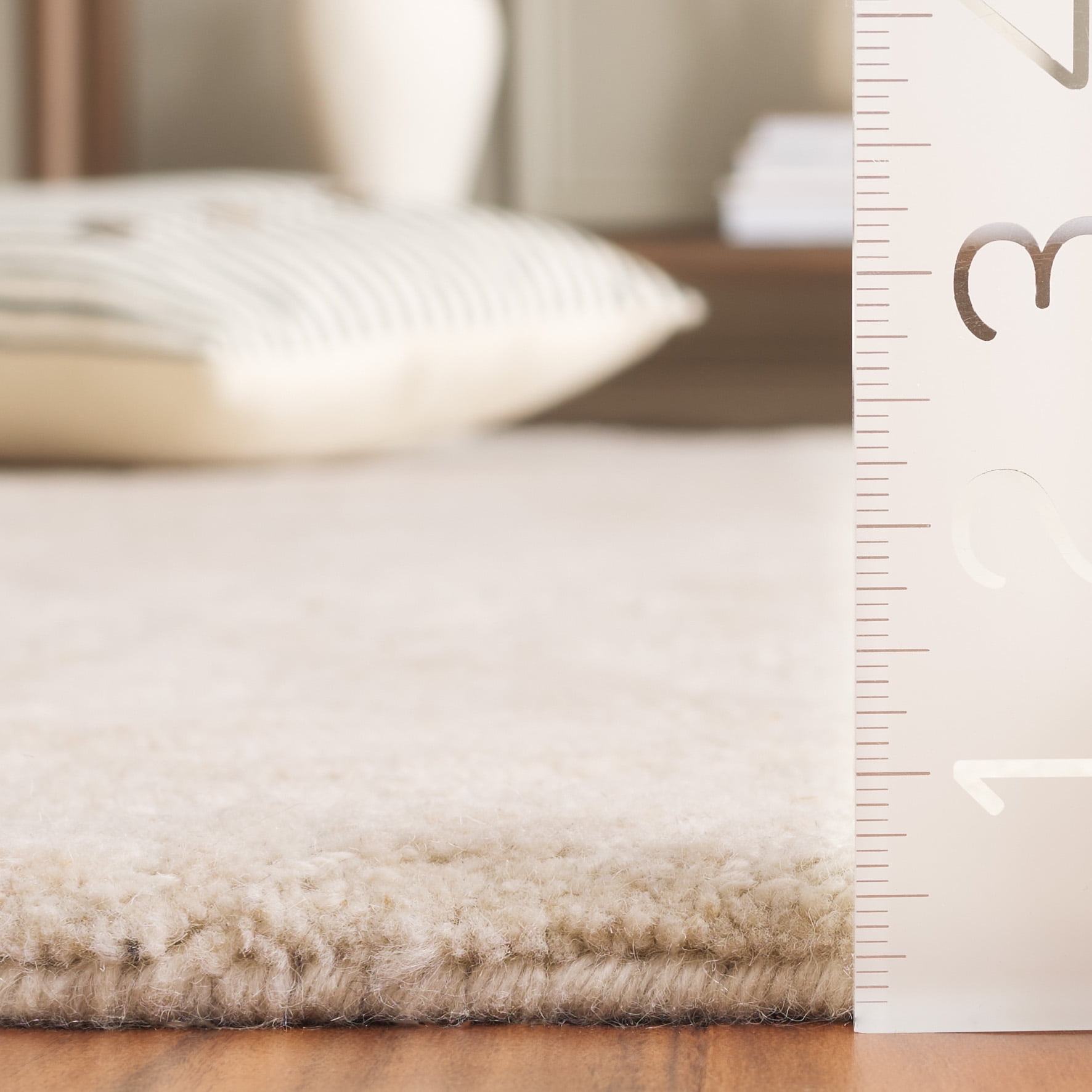 SAFAVIEH Abstract Delaney Floral Area Rug, Beige/Ivory, 6' x 9'