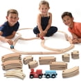 thumbnail image 1 of Vías de tren de madera de Play22, de 52 piezas + 2 tren Play22 N/A, 1 of 2