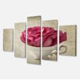 thumbnail image 2 of Art Design - Rose Rouge en Coupe Photographie, 2 of 3