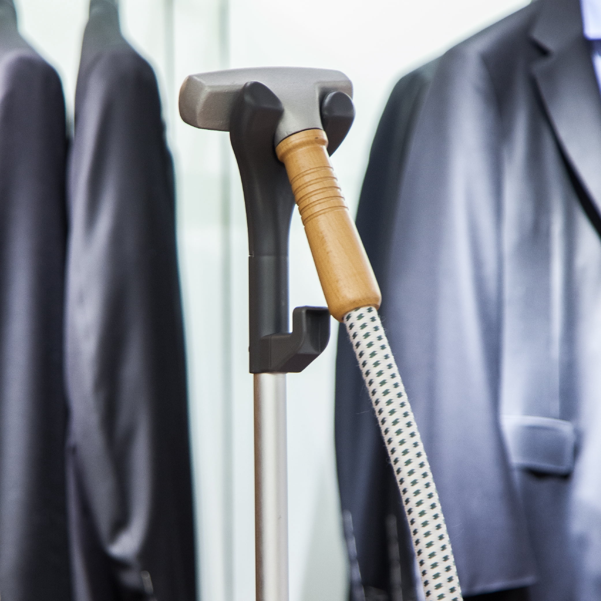 Reliable Vivio 550GC Garment Steamer with Metal Head, Silver