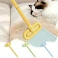 thumbnail image 1 of Cepillo De Plástico Cepillo De Doble Cara Para Quitar El Pelo De Mascotas, Ideal Para Gatos Y Alfombras, Con Mango Ergonómico Y Autolimpiable Verde, Amarillo O Azul, 44.5x18cm (1 Unidad) Rkxzt, 1 of 9