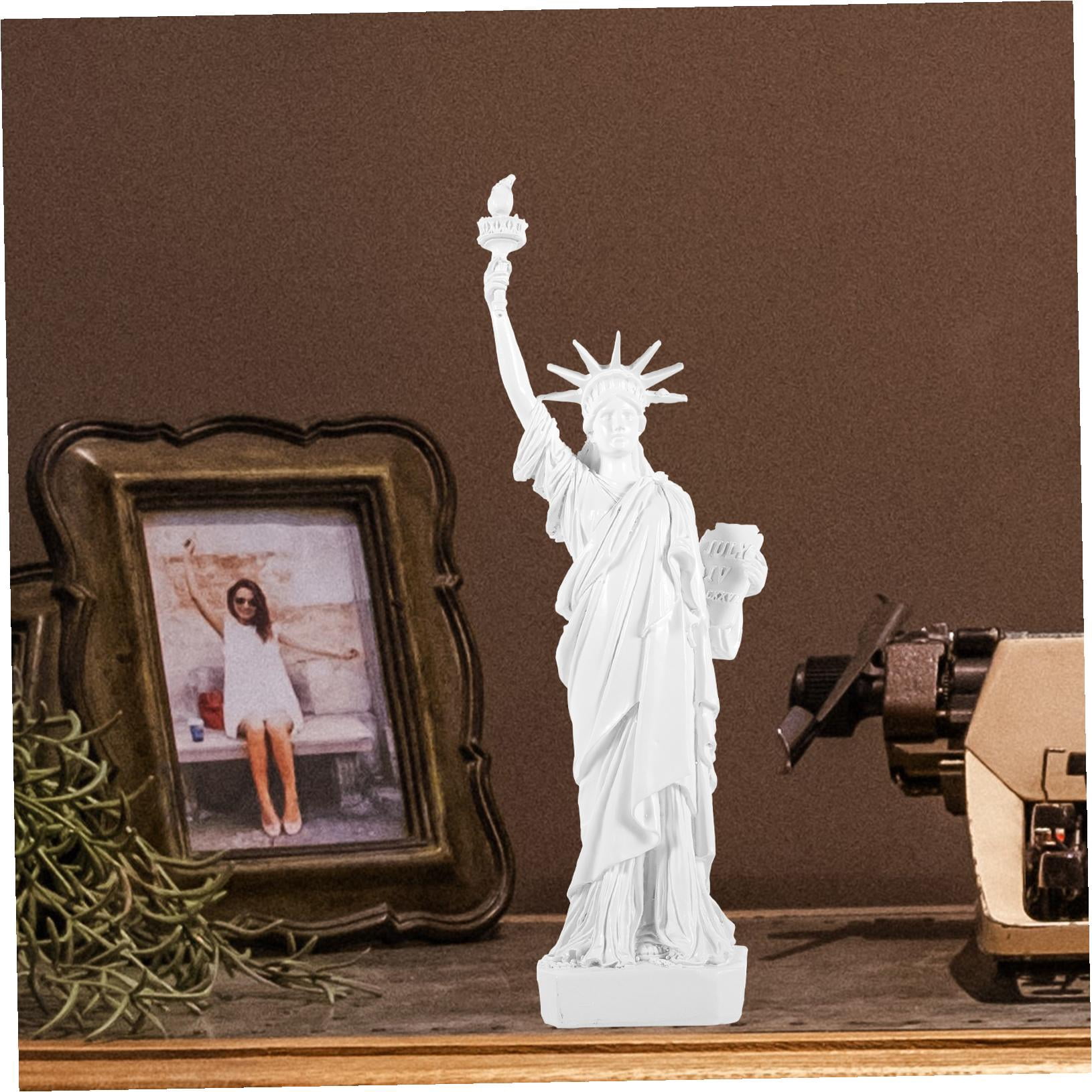 LOLIPPYY Statue of Resin Ornament White Desktop Decoration Resin Craft Table Adornment for Home Office
