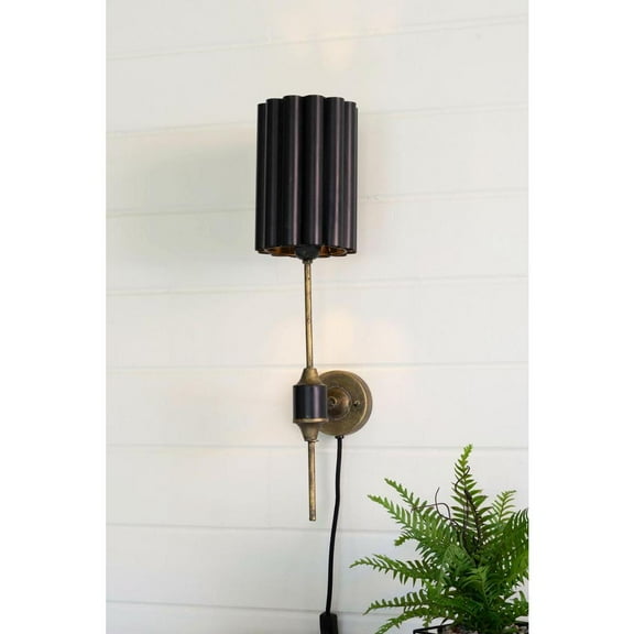 ANTIQUE GOLD TABLE LAMP WITH METAL BARREL SHADE