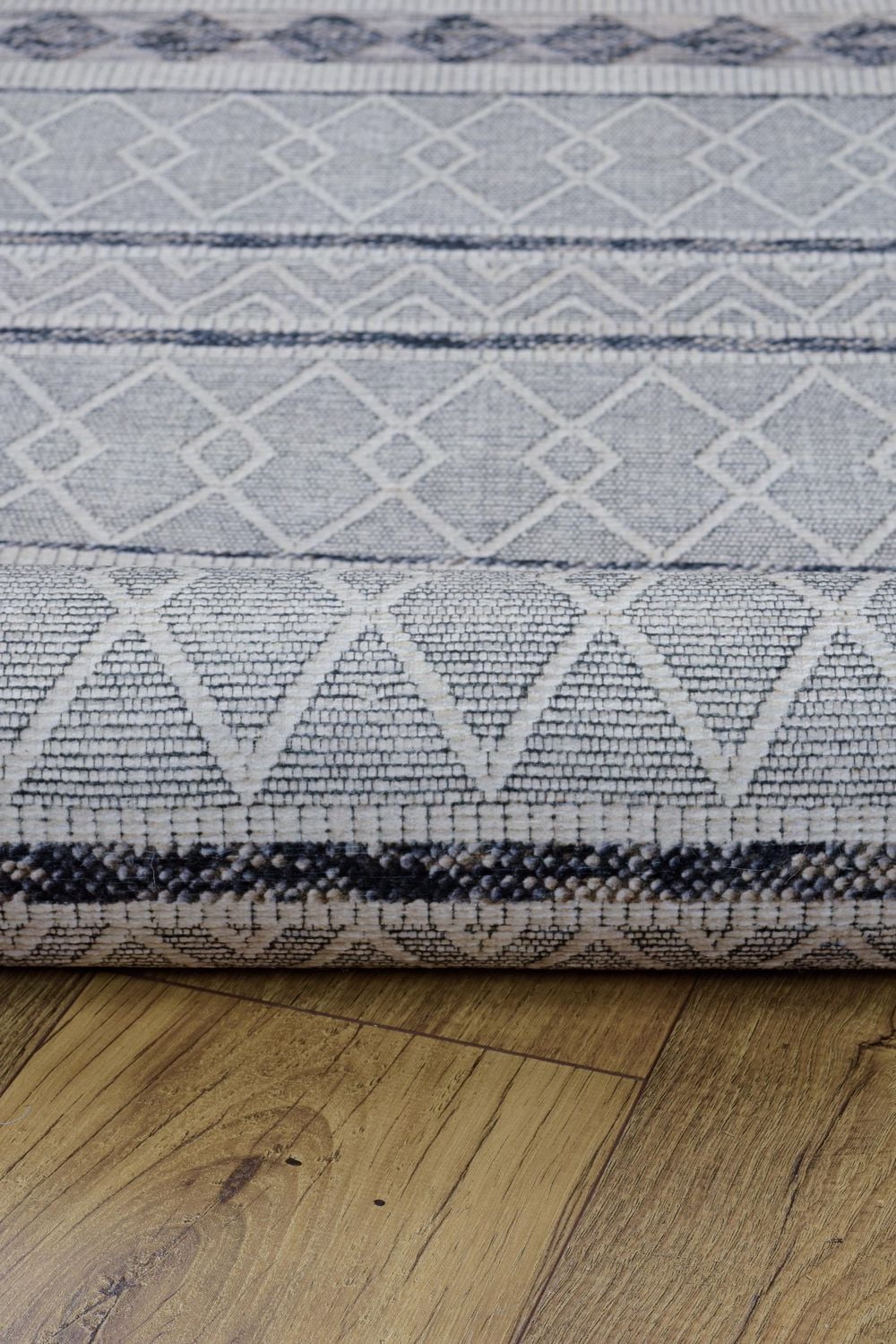 Mirage Novi Cream & Grey 2' x 10' Runner Rug