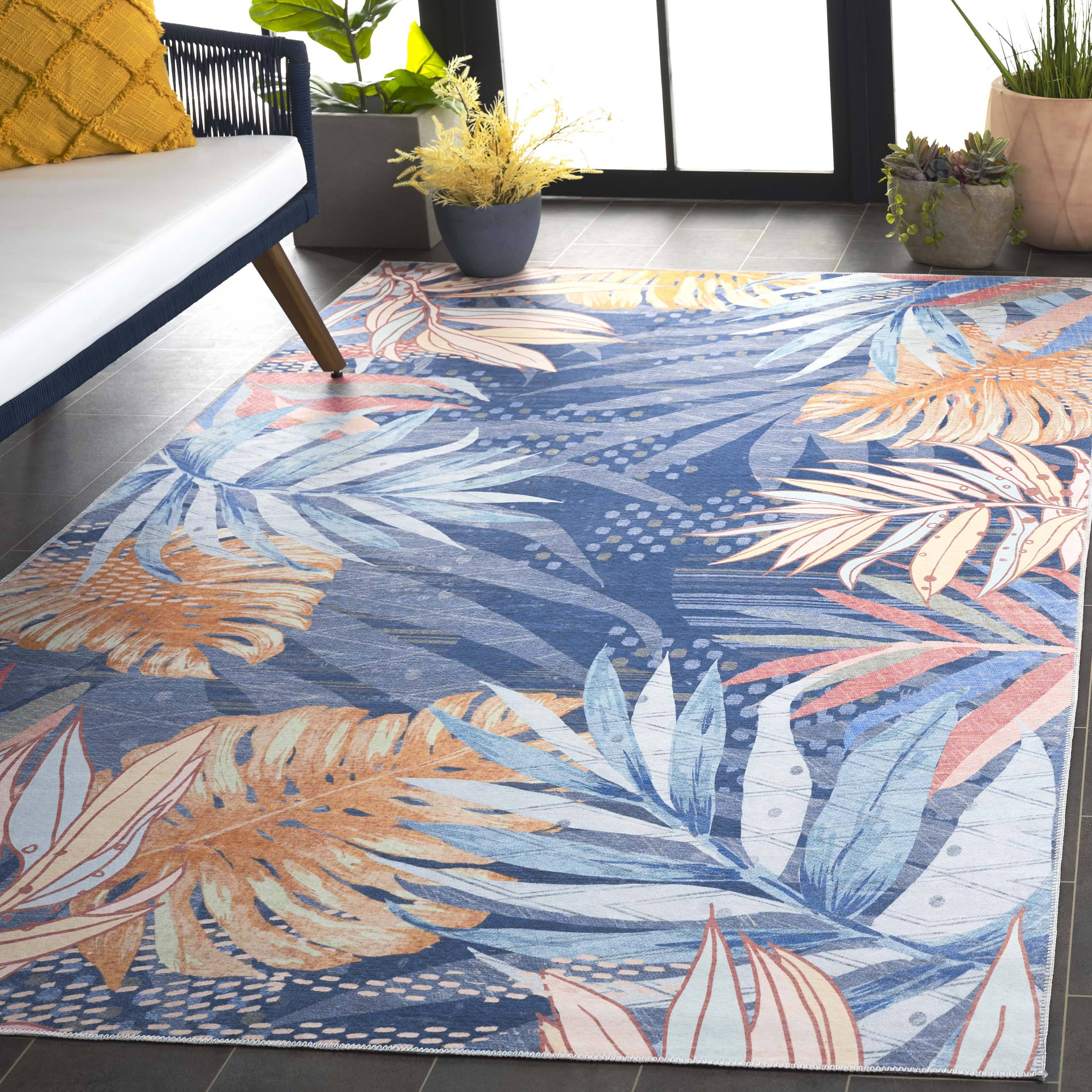 SAFAVIEH Malibu Daffodil Leaves Polyester Machine Washable Area Rug, Blue/Light Blue, 3' x 5'